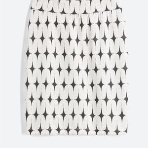 Black and Off-White Geometric Pattern Skirt, Size XL